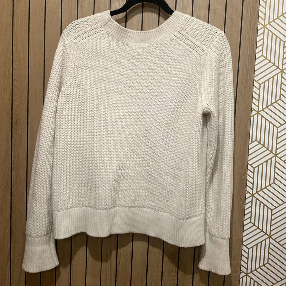 Set of 2 Banana Republic White Sweaters - Picture 5 of 6